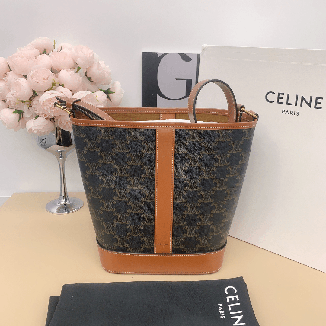 95新 Celine/思琳 ce水桶 小号 有尘带 22