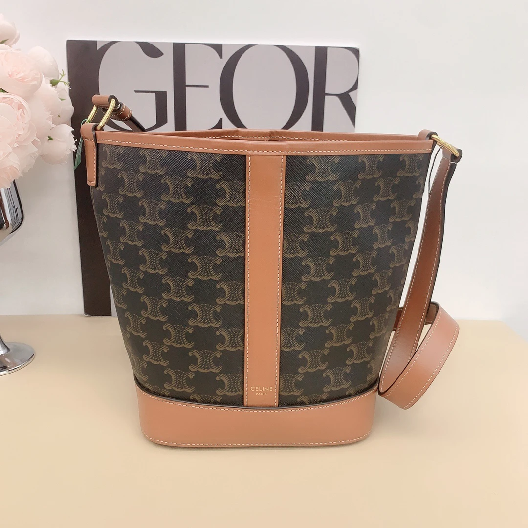 95新 Celine/思琳 奢物瑾选 赛琳 水桶小号系列 编码22经典单肩百