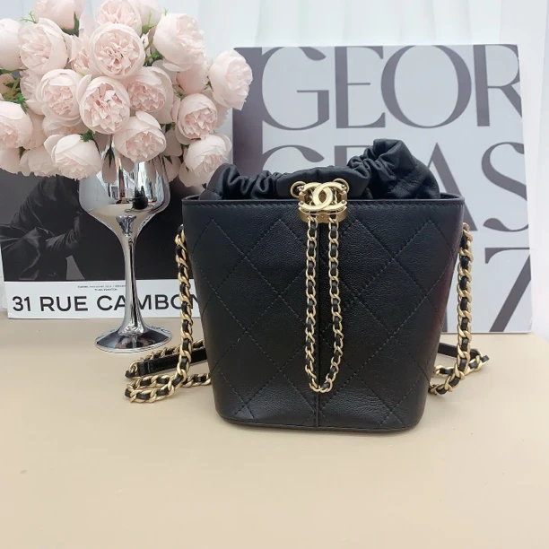 95新 Chanel/香奈儿 奢物瑾选 抽绳水桶 30开 黑金