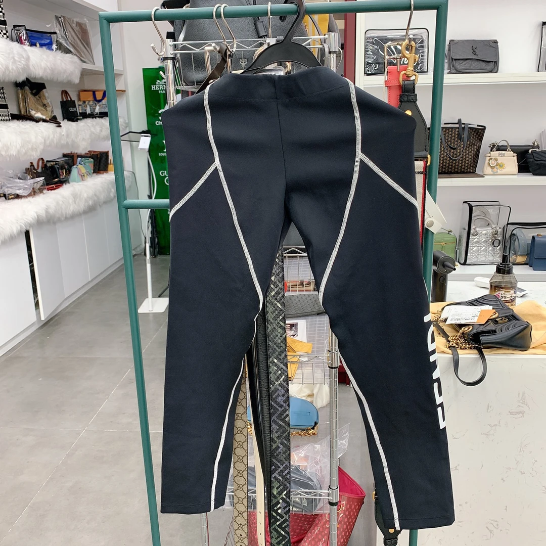 95新 FENDI/芬迪 奢物瑾选时尚瑜伽裤 42码黑色修身