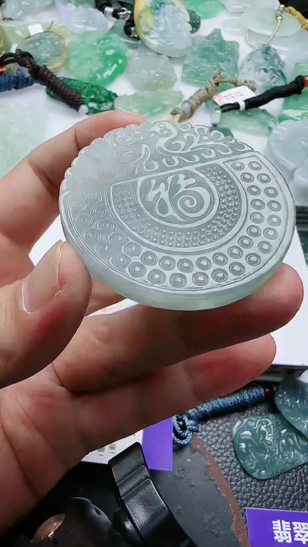 【闪购商品】翡翠吊坠(不含链)未镶嵌多样性随机发其一
