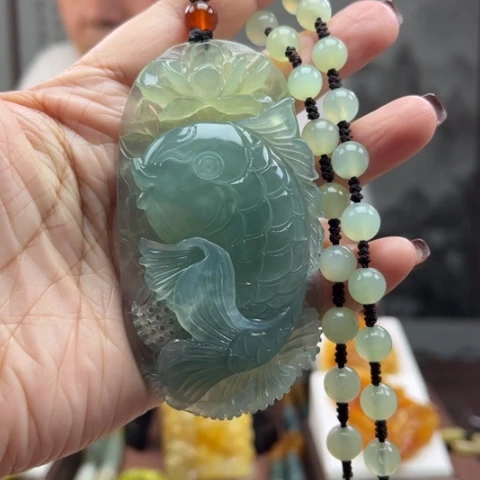 蛇纹石玉挂件未镶嵌