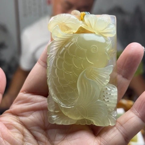 蛇纹石玉挂件未镶嵌