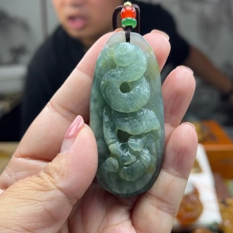 蛇纹石玉挂件未镶嵌