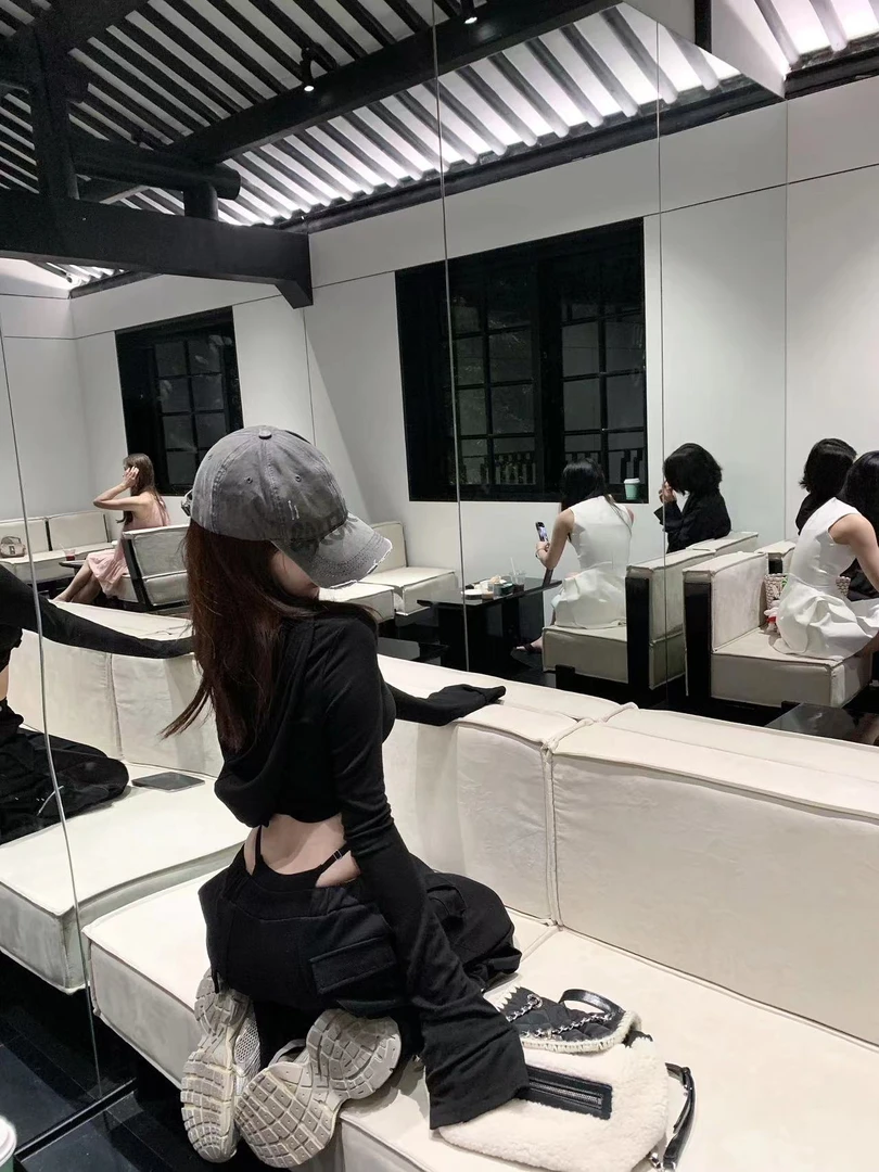 Yyynn Babies 「黑珍珠」斜肩显瘦套装