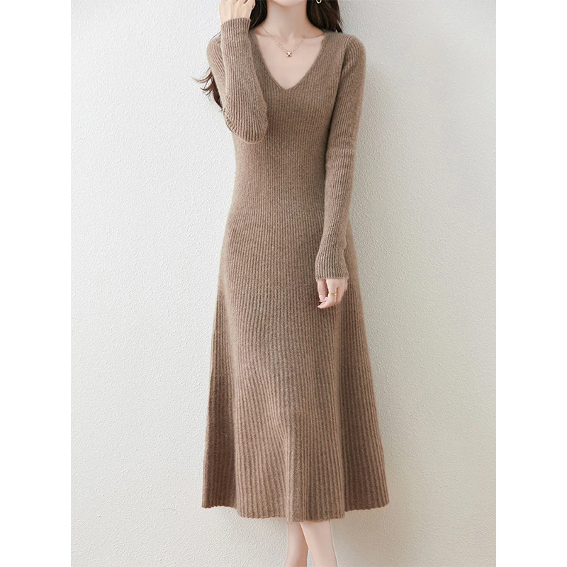 V领纯羊毛连衣裙女秋冬季显瘦修身高档气质毛衣裙内搭套头大摆裙