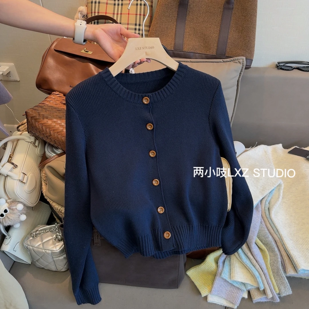 两小吱《松弛时光》入秋新款棉纱抗起球针织衫简约通勤上衣