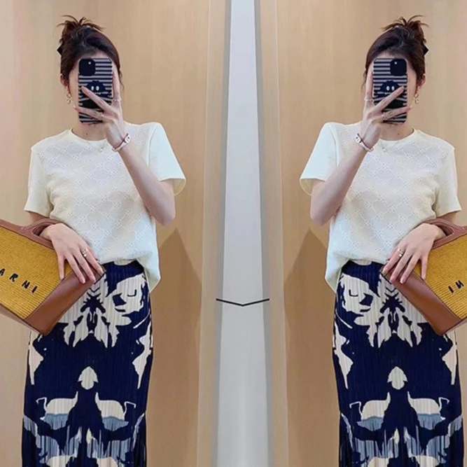 2023夏季新品圆领拼接气质休闲简约时尚百搭显瘦水溶花短袖