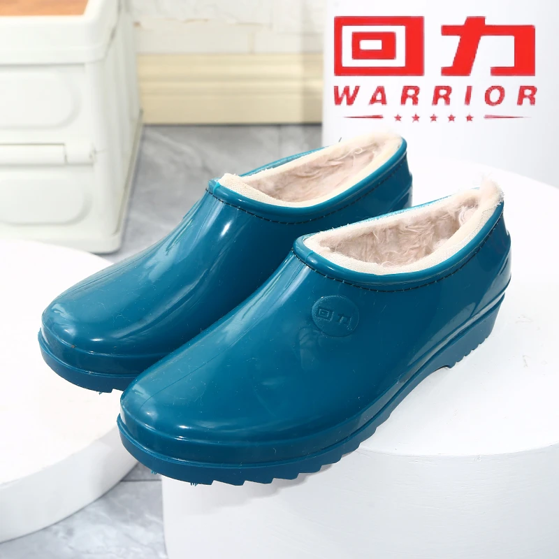 Warrior/回力女士加绒加棉保暖防滑耐磨厚底防水鞋短筒加厚雨鞋