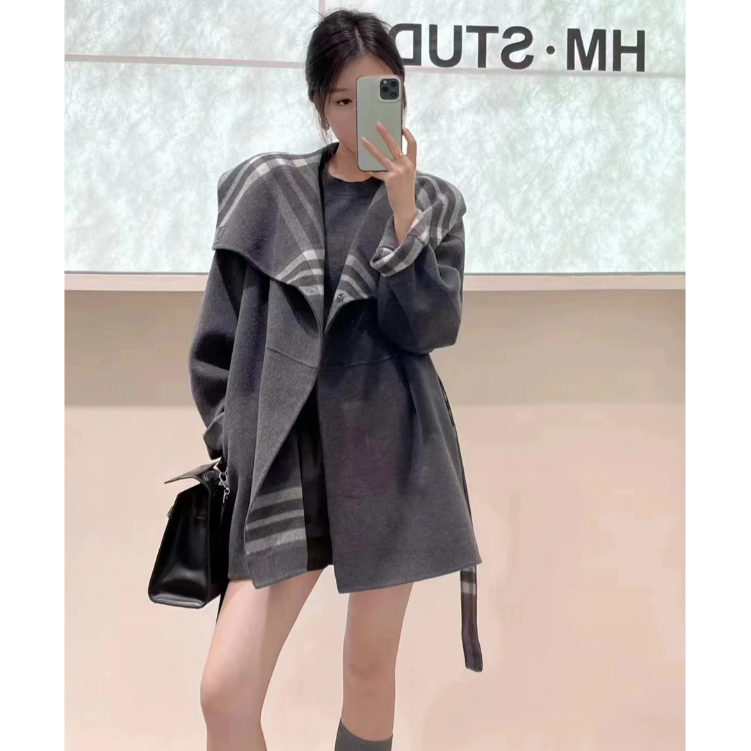 2024秋冬新款学院风海军领系带格纹撞色宽松毛呢外套女 8151-2058