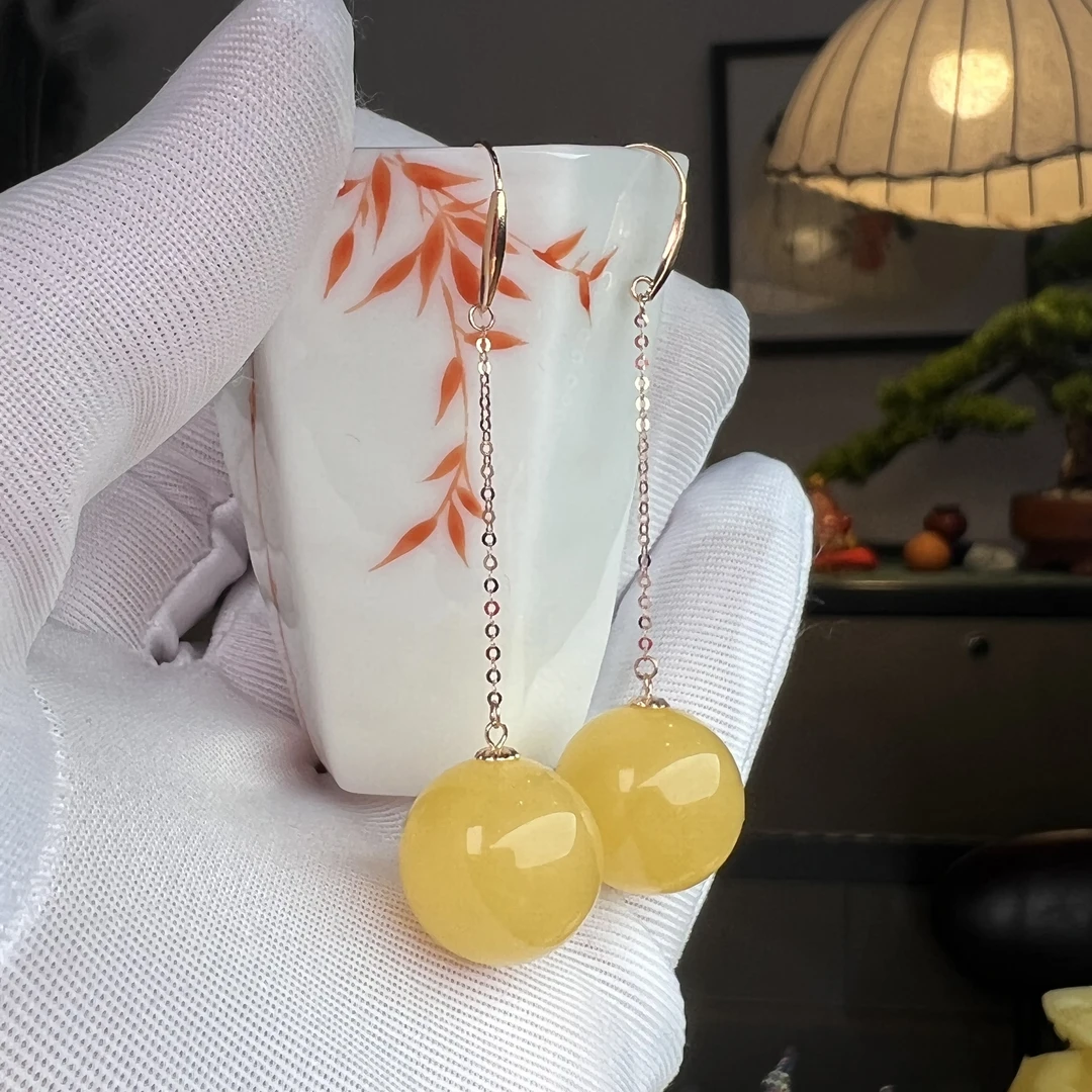 14mm蜜蜡耳环18K金镶嵌俄料鸡油黄圆珠耳钩经典大气款式女士必入