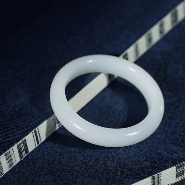 【臻品典藏】苏玉天工和田玉白玉手镯白色时尚百搭传承精美