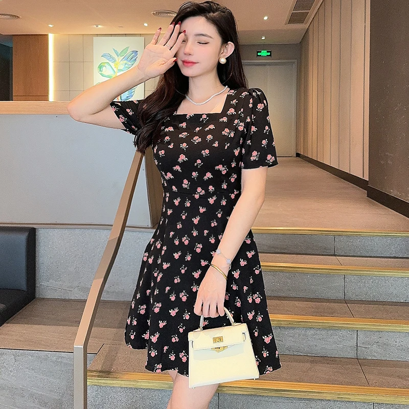 法式短袖连衣裙女夏大码优雅方领高腰显瘦中长裙气质遮肉时尚款