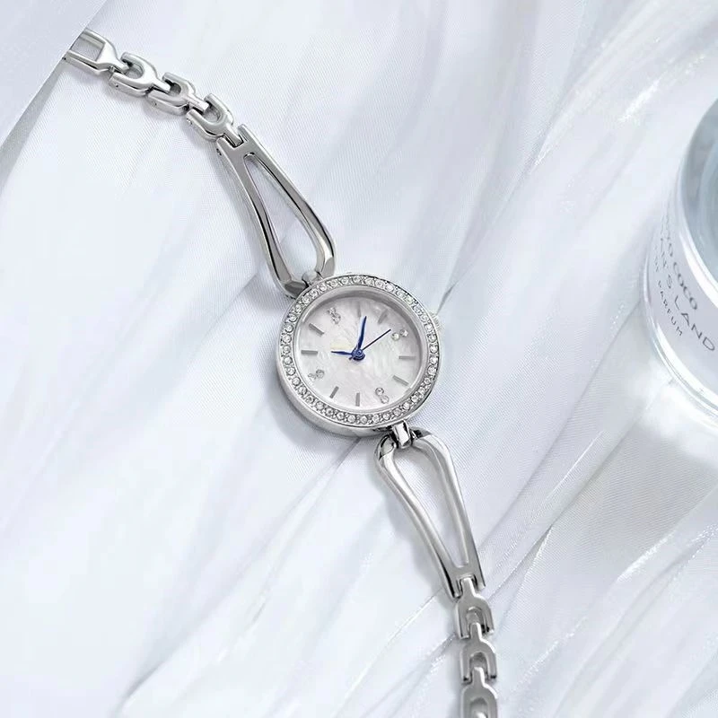 轻奢冷淡风女士手表简约贝母小表盘精致珠宝扣女表