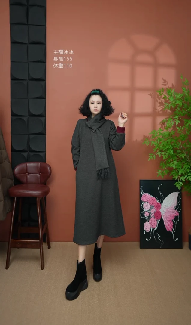 【冰杨887】2024冬季新款加绒加厚时尚V领带围巾两件套连衣裙-887