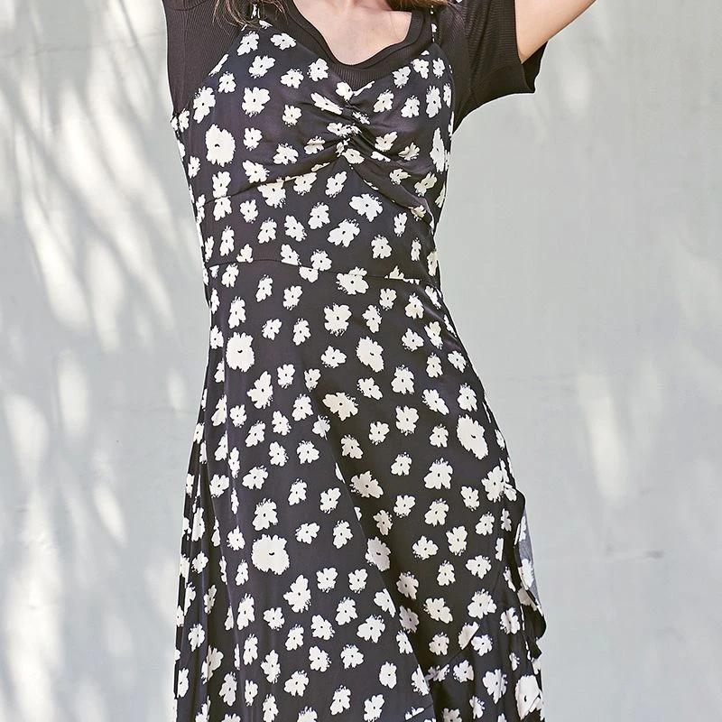 【达人专属】女士收腰V领吊带连衣裙J381A03