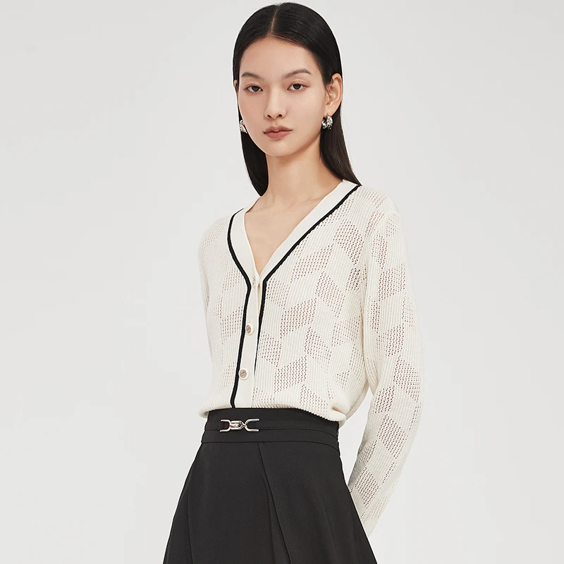 【商场同款】2024春季新款气质v领长袖打底衫U411130