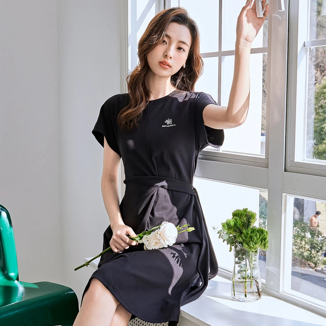 【达人专属】显瘦收腰a字连衣裙J681578