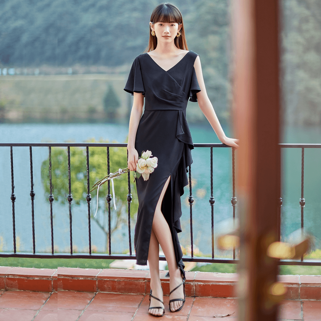 15 Dekashell/迪卡轩黑色气质开叉收腰连衣裙J281862