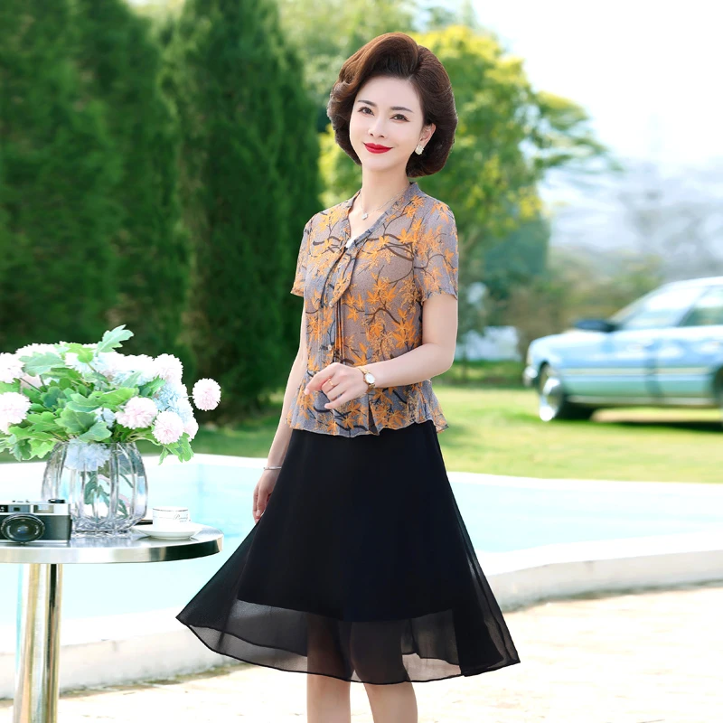 小个子妈妈夏装洋气裙子新款中老年女士夏季雪纺气质上衣两件套女