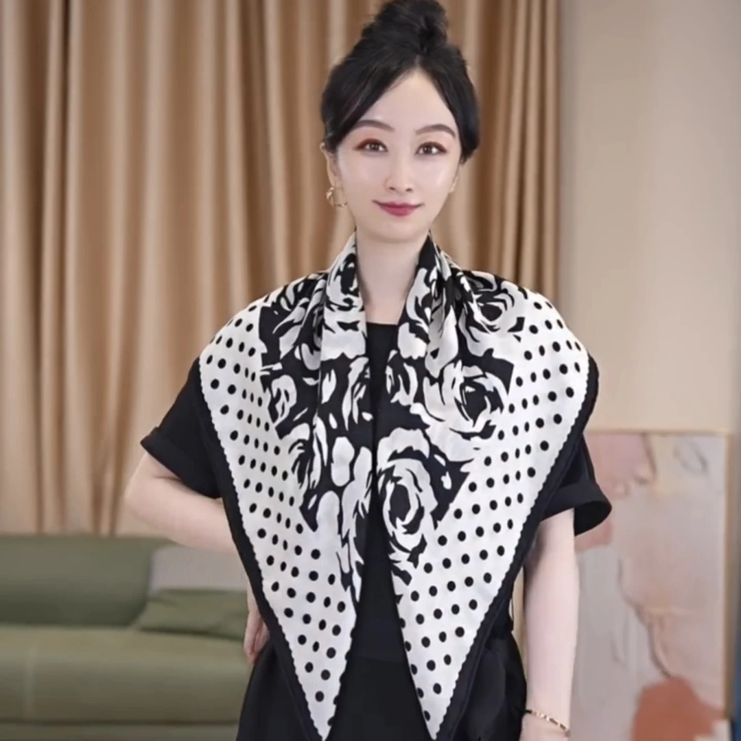 桑蚕丝+羊毛85中方巾女波点山茶花百搭秋冬季披肩丝毛围巾气质