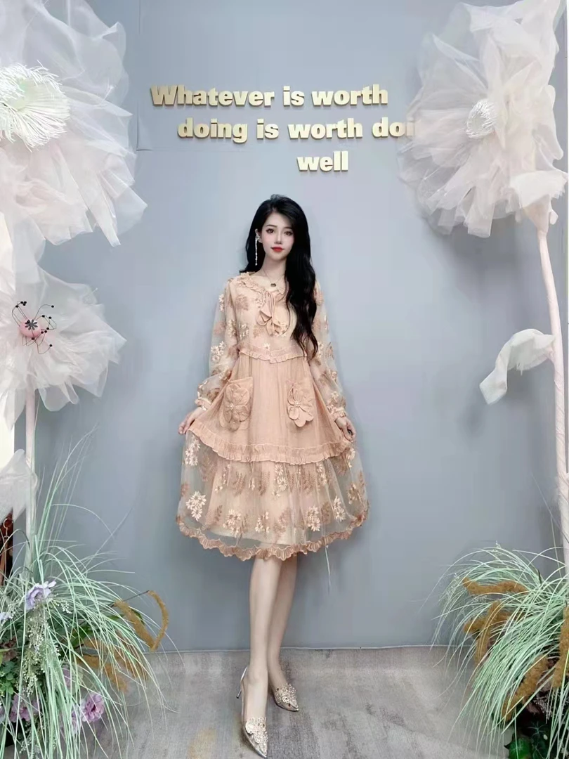 2025【重工】短款宽松显瘦遮肉重工飘花刺绣大码连衣裙89223