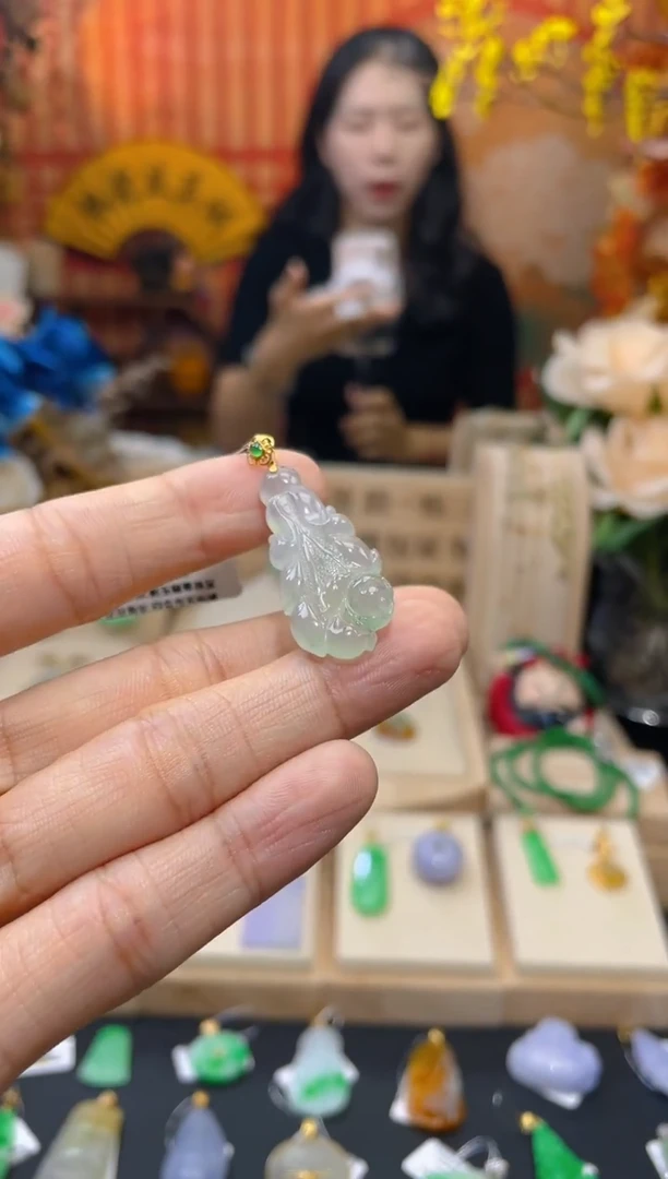 【闪购商品】翡翠颈饰18K金镶嵌假一赔三
