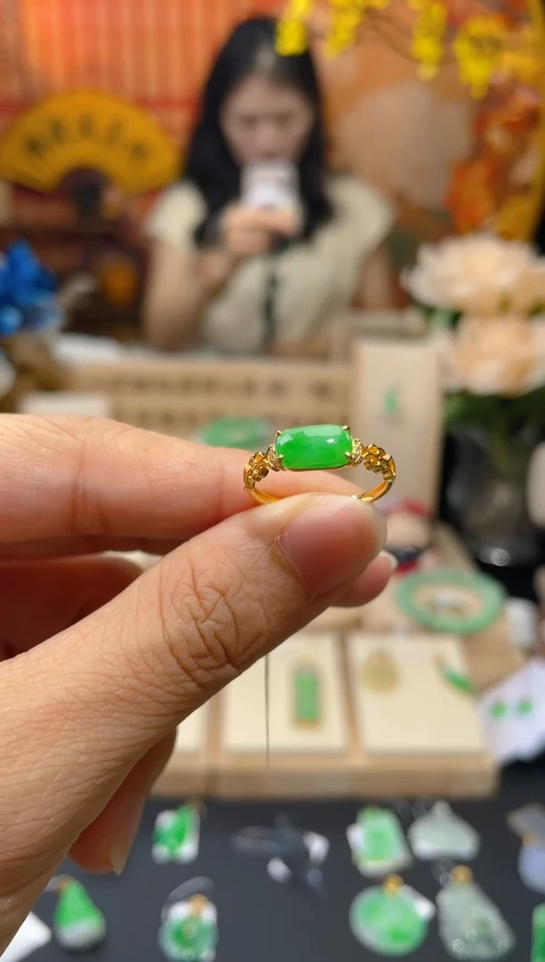 【闪购商品】翡翠颈饰18K金镶嵌假一赔三13圈口