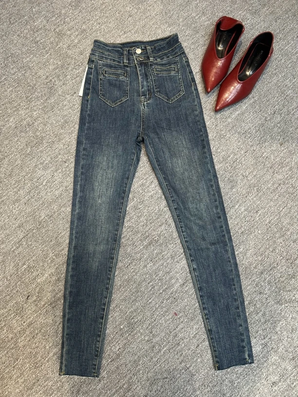 8776#两粒扣高腰牛仔小脚裤