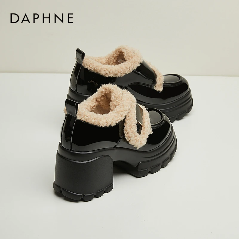 达芙妮8CM厚底高跟乐福鞋女鞋2025冬季加绒保暖棉鞋外穿JK小皮鞋