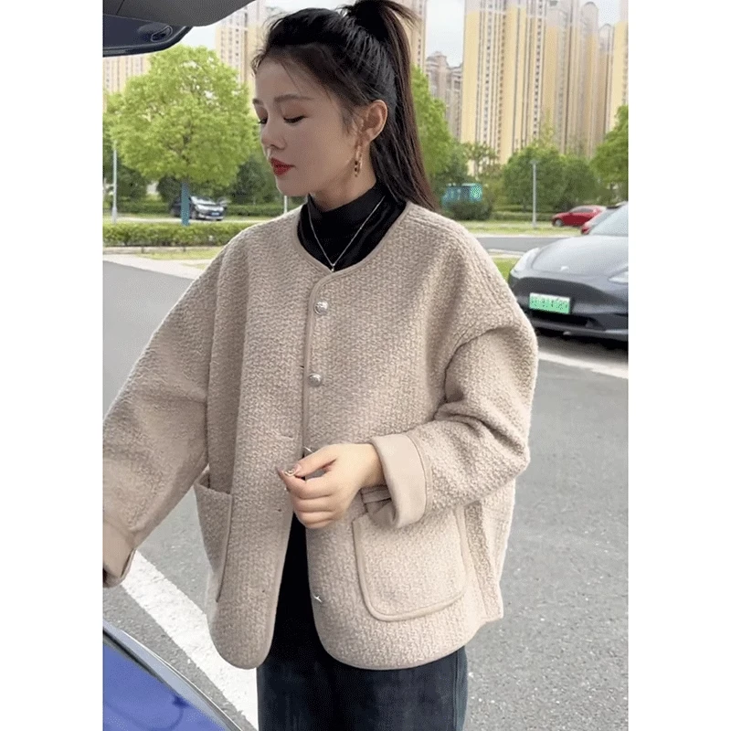 高级感皮毛一体羊羔毛圆领短外套女秋季新款宽松显瘦小香风上衣潮