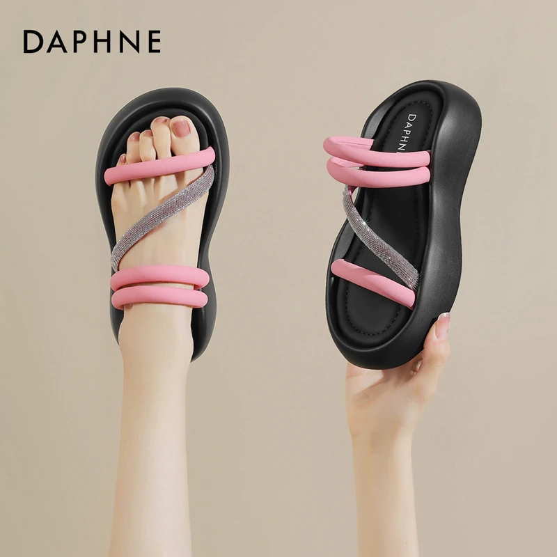 Daphne/达芙妮网红水钻凉鞋女新款时尚夏季外穿凉拖鞋厚底沙滩鞋
