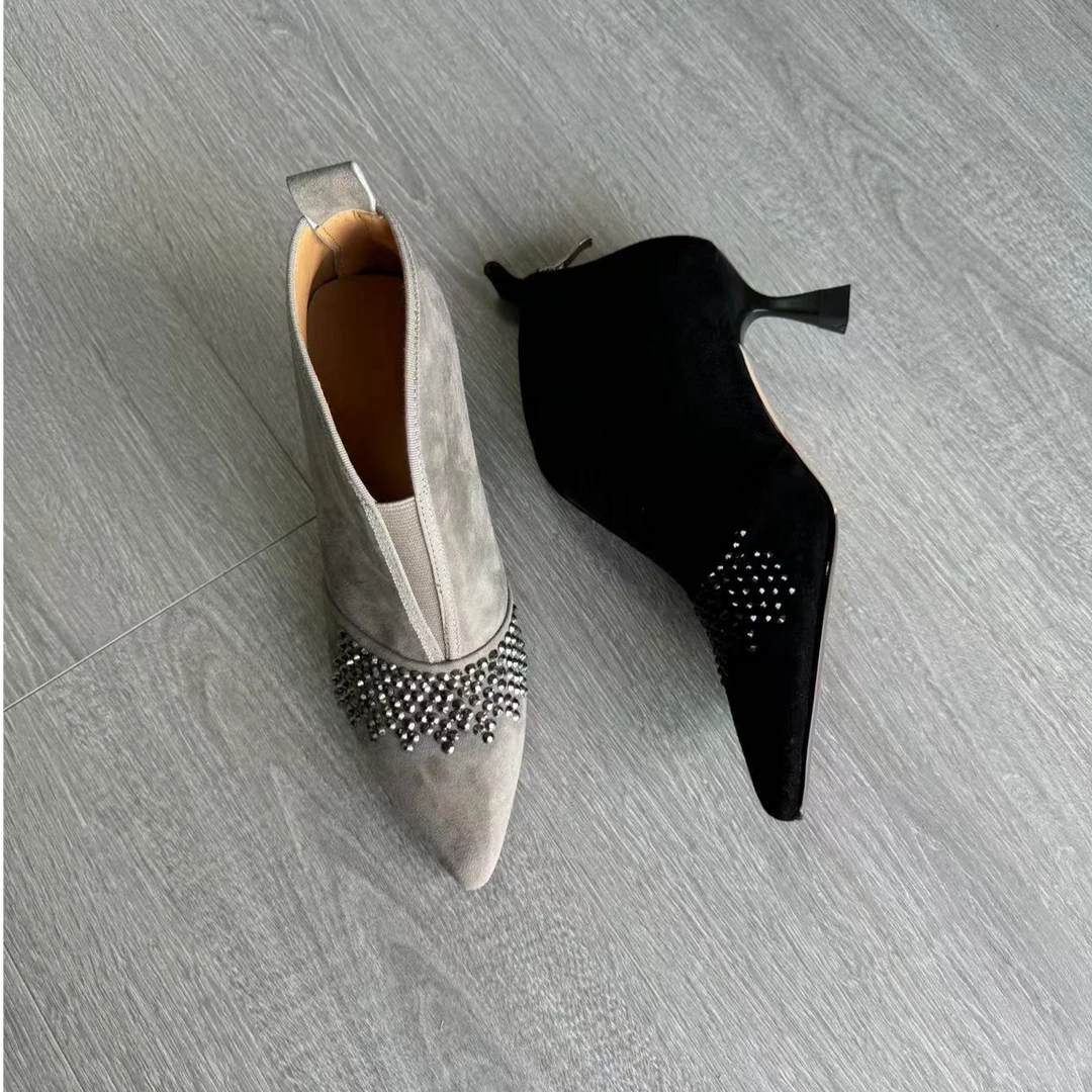 真皮短靴细跟五公分女士时尚休闲百搭尖头灰色秋冬季羊皮2024新款