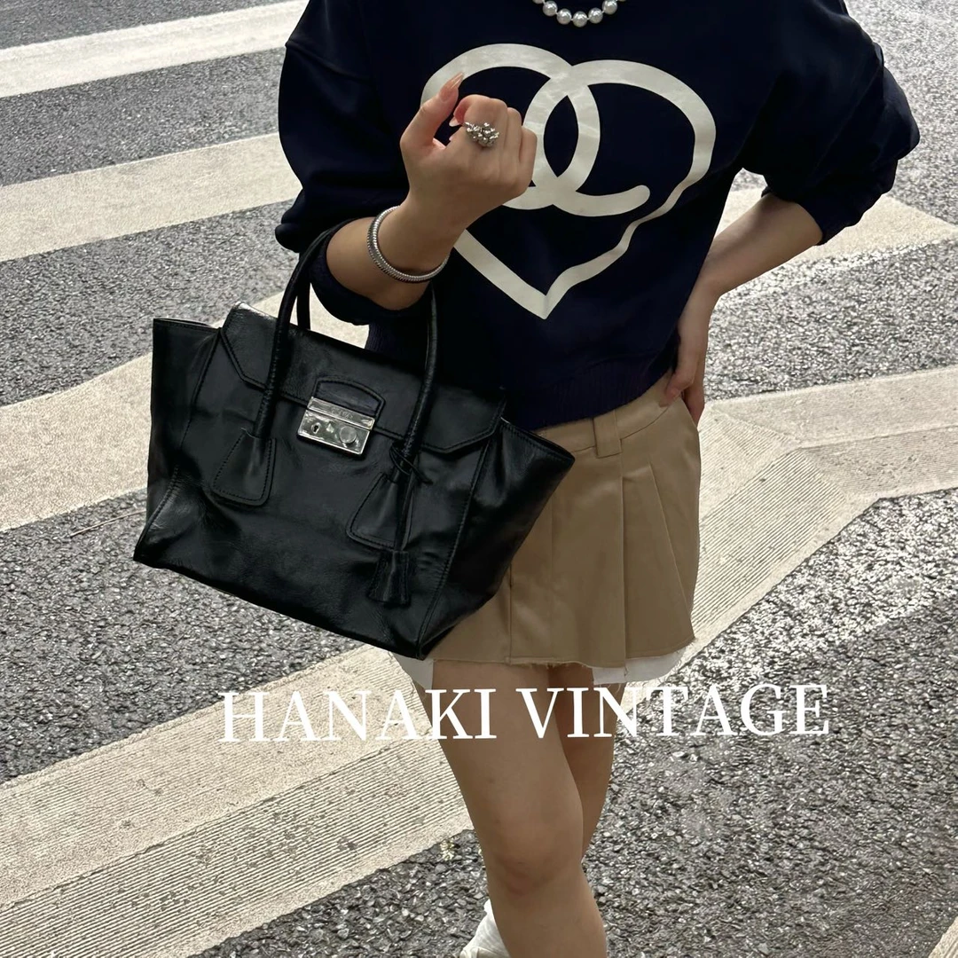 95新 Prada/普拉达 花绮二店/Prada猪鼻子黑色鲶鱼包/95新