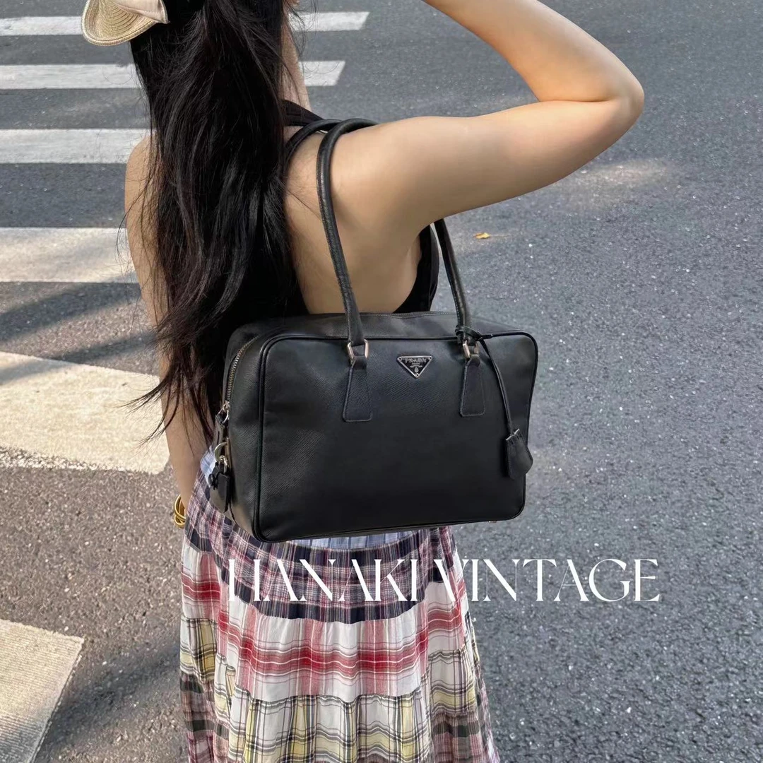 95新 Prada/普拉达 普拉达 黑色plume腋下公文单肩包