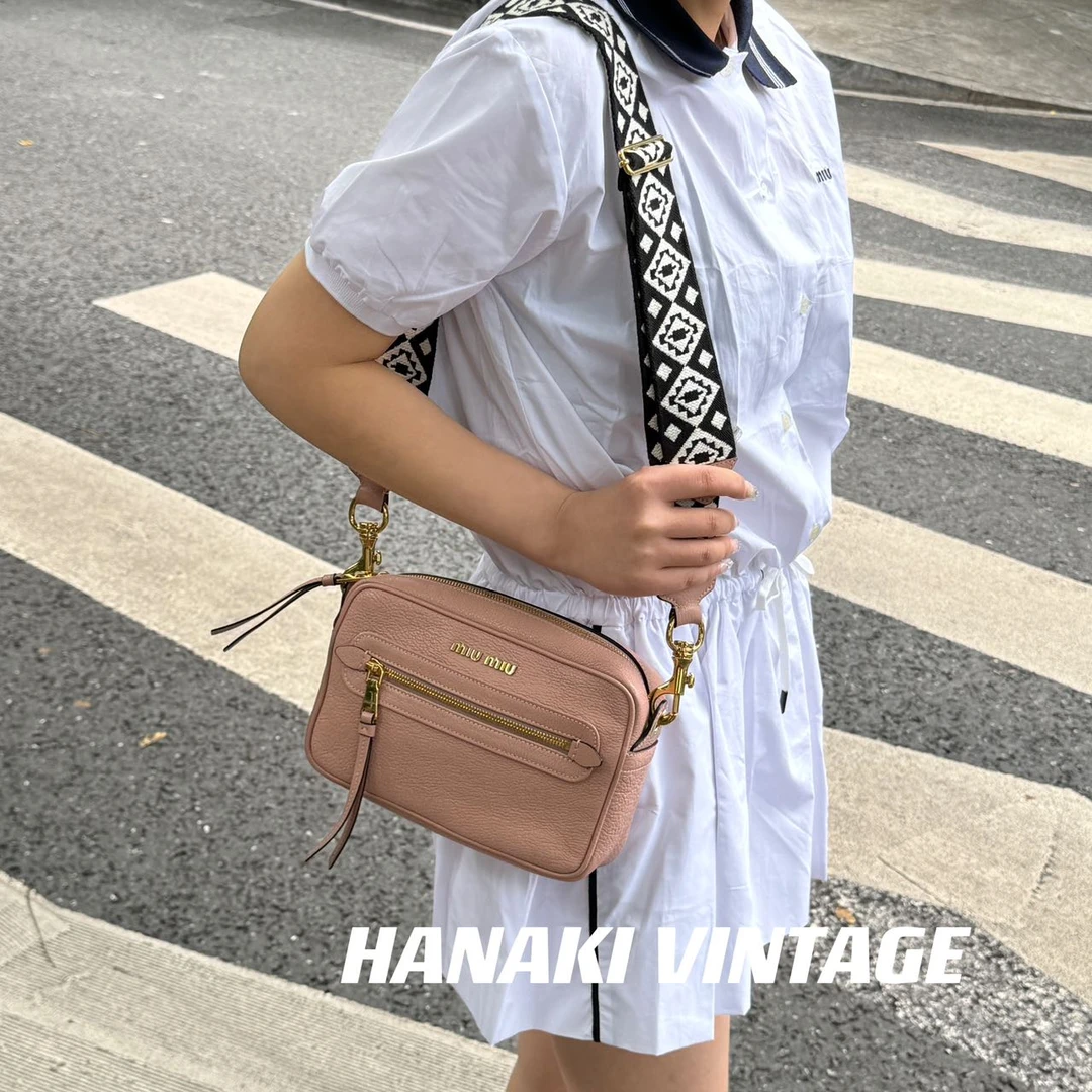 95新 MIU MIU/缪缪 花绮二店/MiuMiu缪缪粉金斜挎包/95新