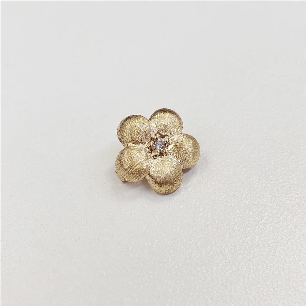 【叭哒不惑】 18K金桃花钻石卡扣 钻0.05ct 重1.15克左右
