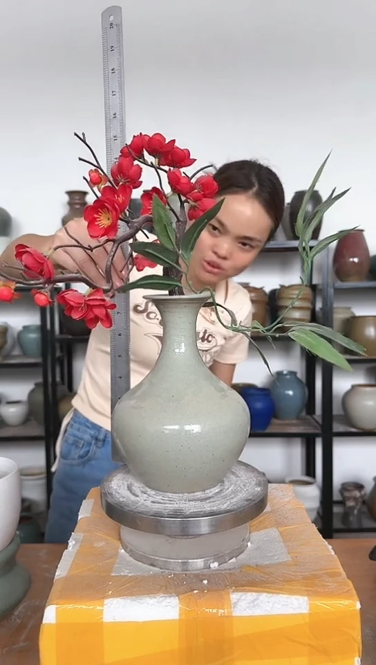 【闪购商品】陶瓷20CM以下26-高21口4瑕无孔(不含花束)