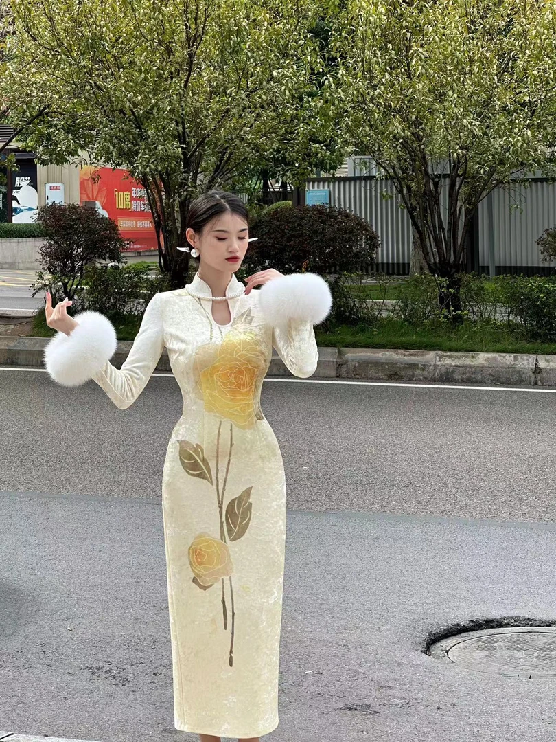 叁屿定制 月中游~国风新中式温柔加厚丝绒定位花毛毛袖口长袖旗袍