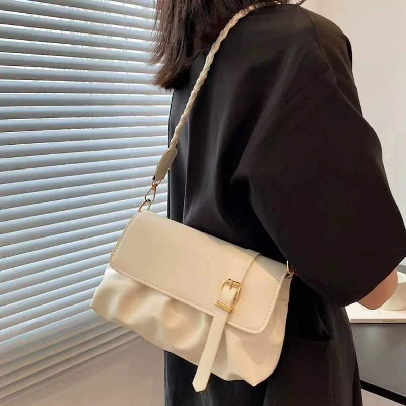 双11抢先购 v558 秋冬新款时尚百搭女款时尚高级感斜跨包