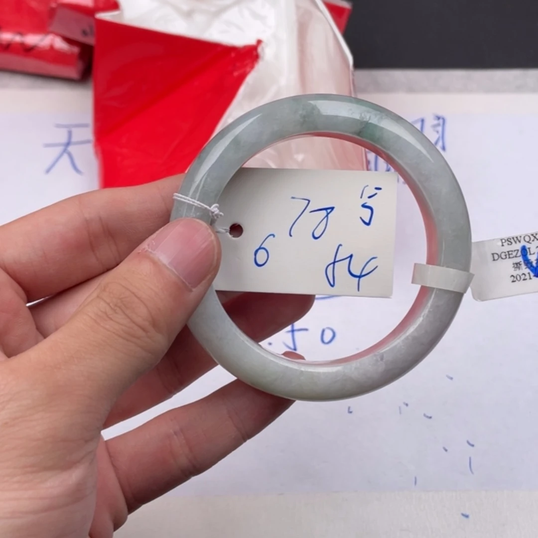 【闪购商品】翡翠手镯未镶嵌兮****谢