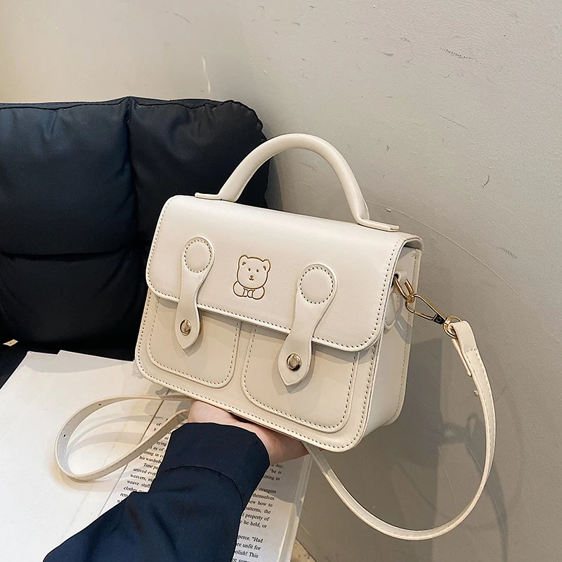 新款白色可爱小方包百搭纯色学院风小熊春夏斜跨简约单肩斜挎女包
