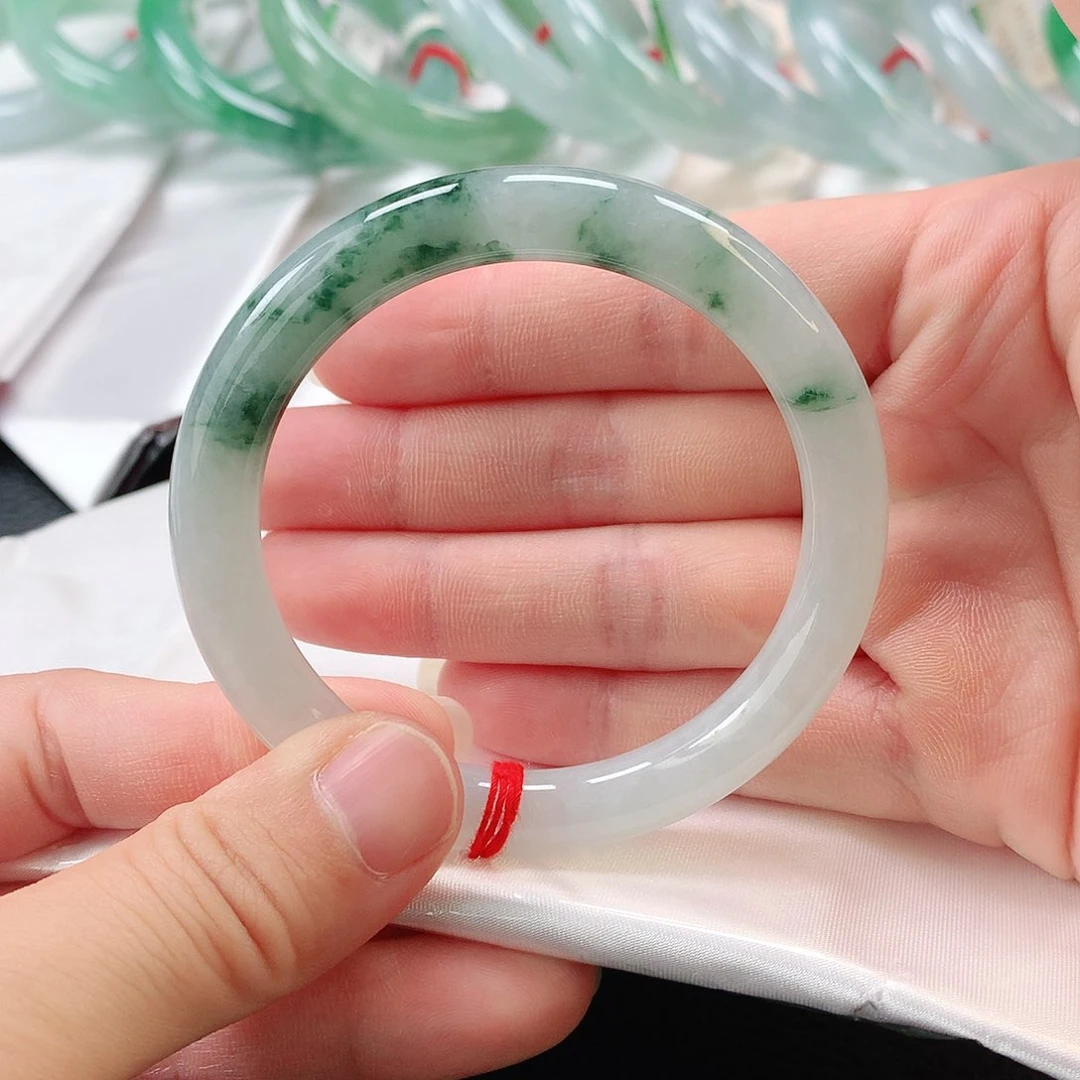 翡翠手镯未镶嵌缅甸A货翡翠手镯