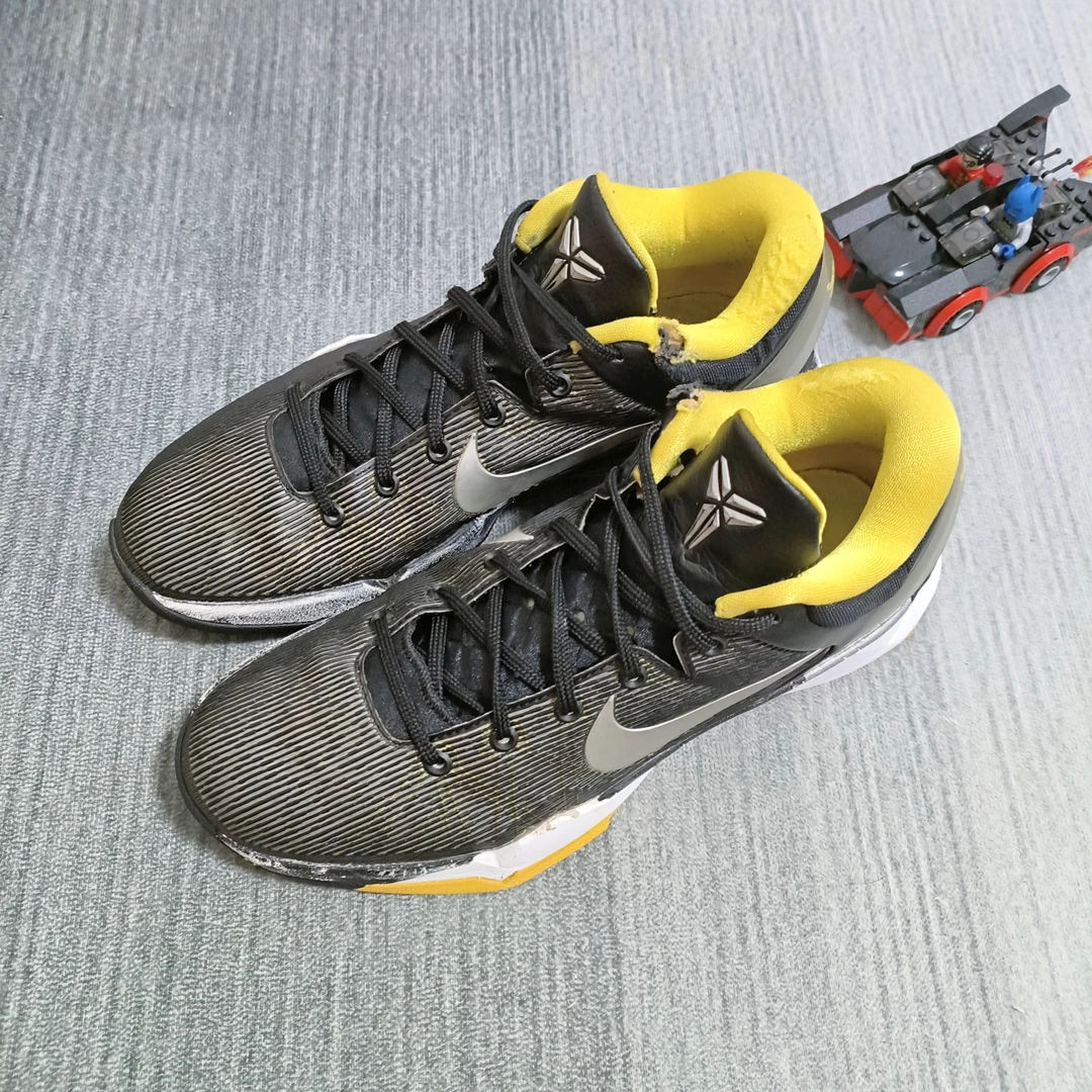 42码/耐克 nike kobe zk7黑黄 篮球鞋/9新无原盒/市场价5379