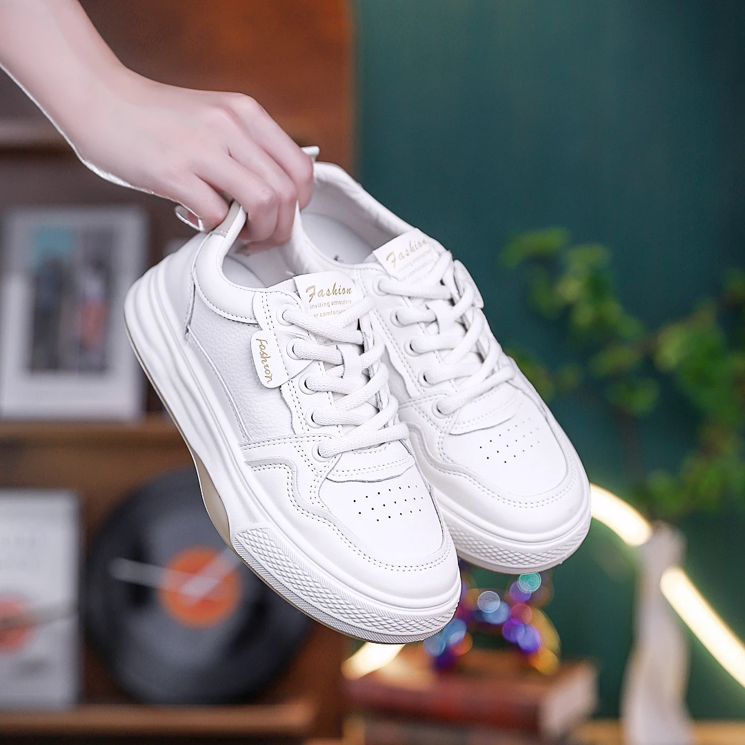 春季潮流皮面小白鞋女2025韩版学生休闲厚底百搭经典运动板鞋