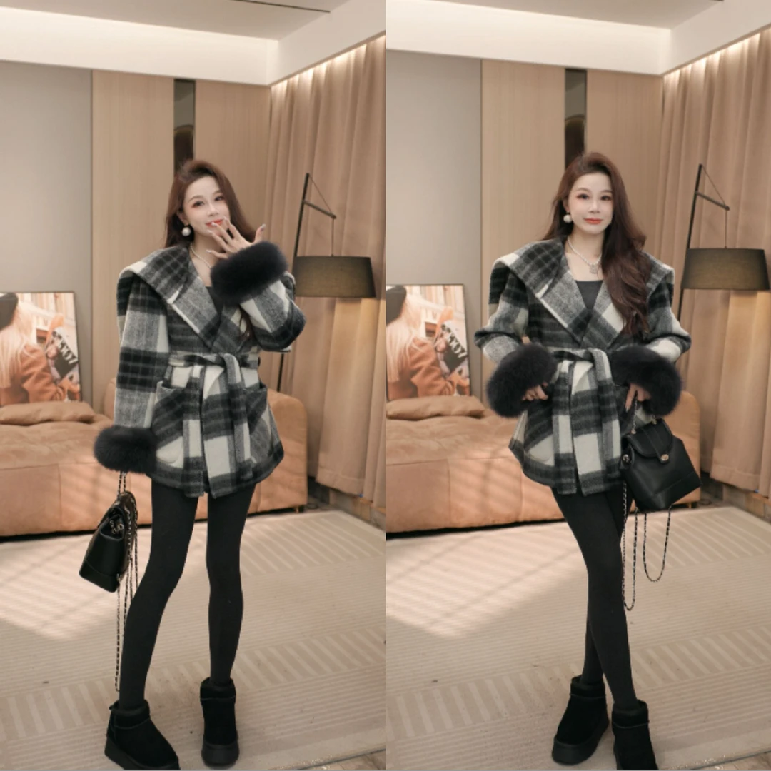 【静静衣橱】时尚格子连帽毛呢外套女款气质毛毛袖加厚系带外套5022
