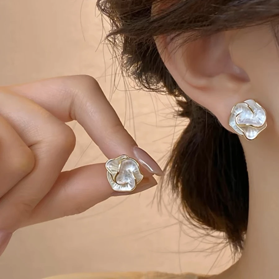 钛钢耳饰 925银针香风山茶花耳钉女2025新款小众设计高级感耳环