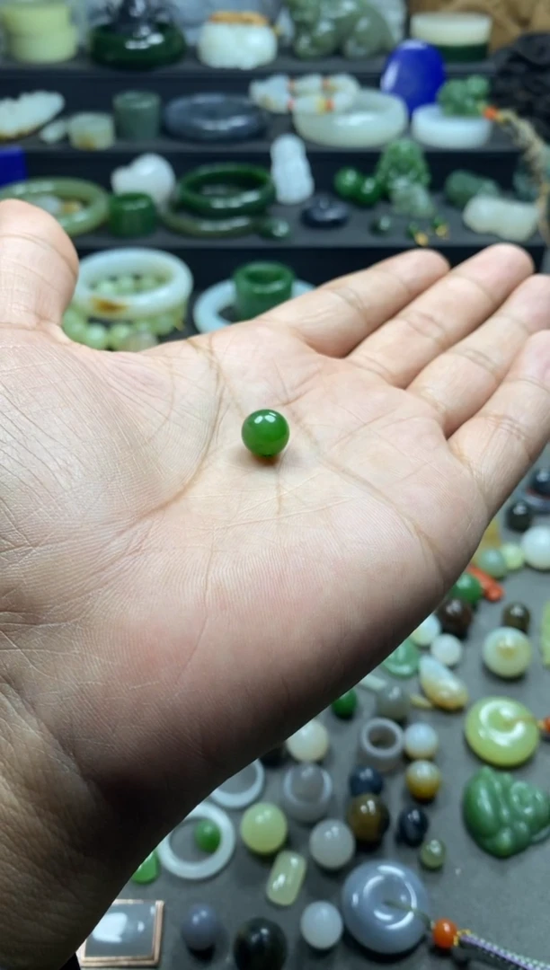 【闪购商品】和田玉单珠未镶嵌碧玉
