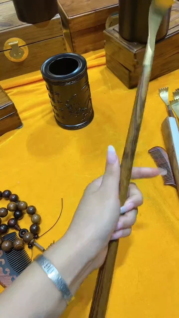 【闪购商品】花梨木类木艺痒痒挠啊啊啊