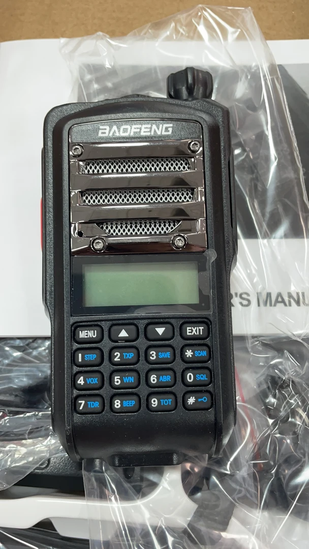 宝锋BF-UV7R对讲机，UV双段双显双频双守   城市到户外，随心应对